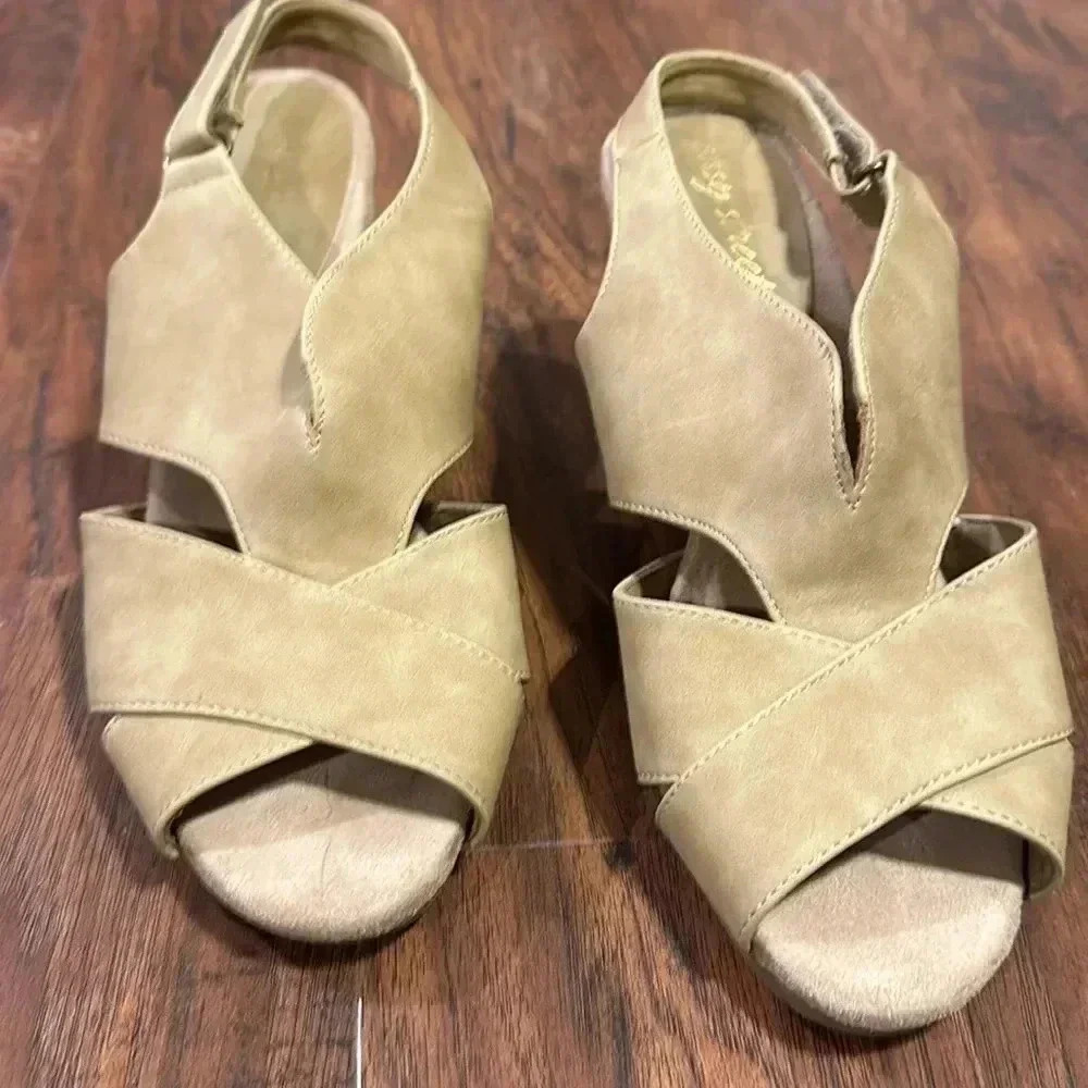 Easy Street Leather Slingback Shoes